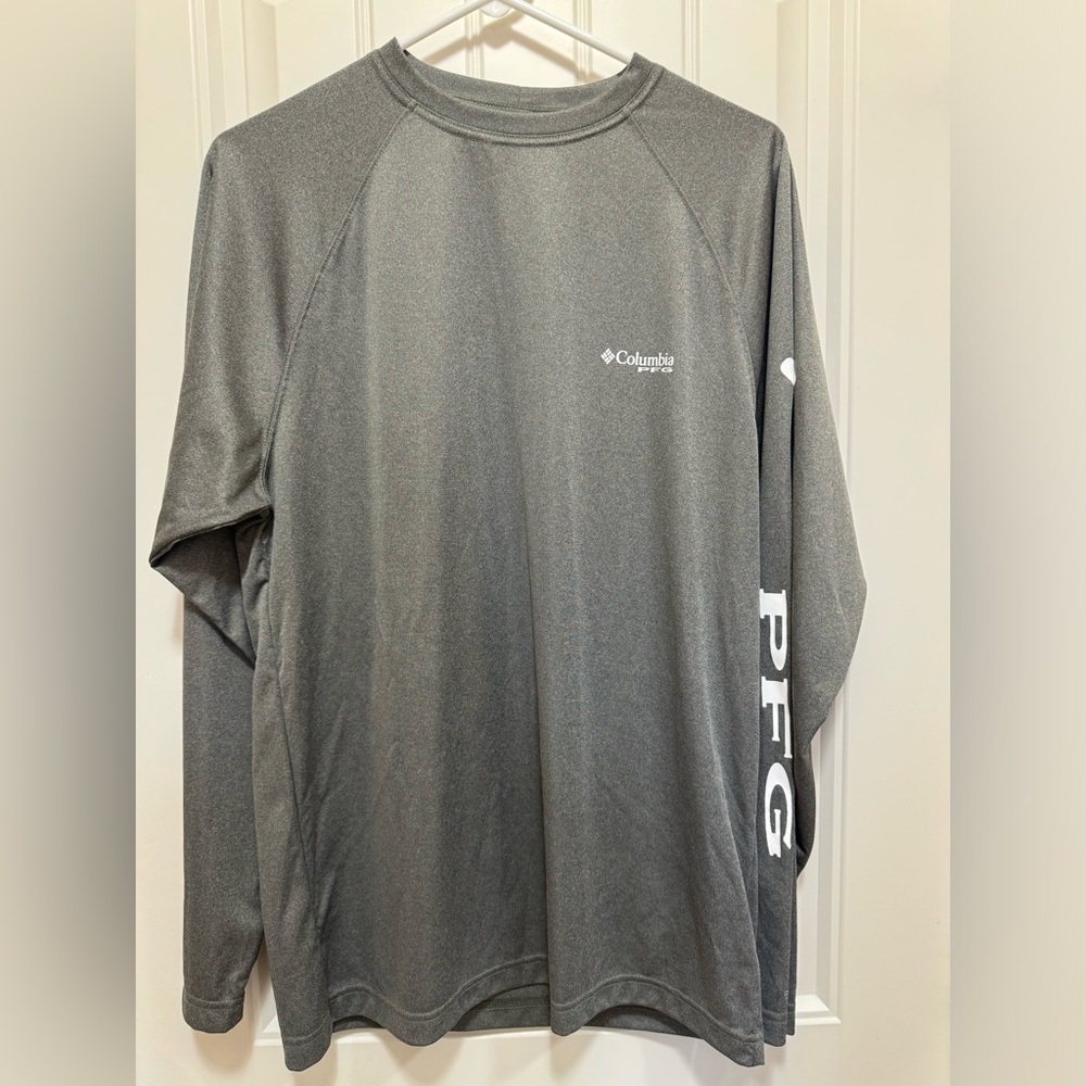 Like new Men’s Columbia PFG fishing and sun shirt